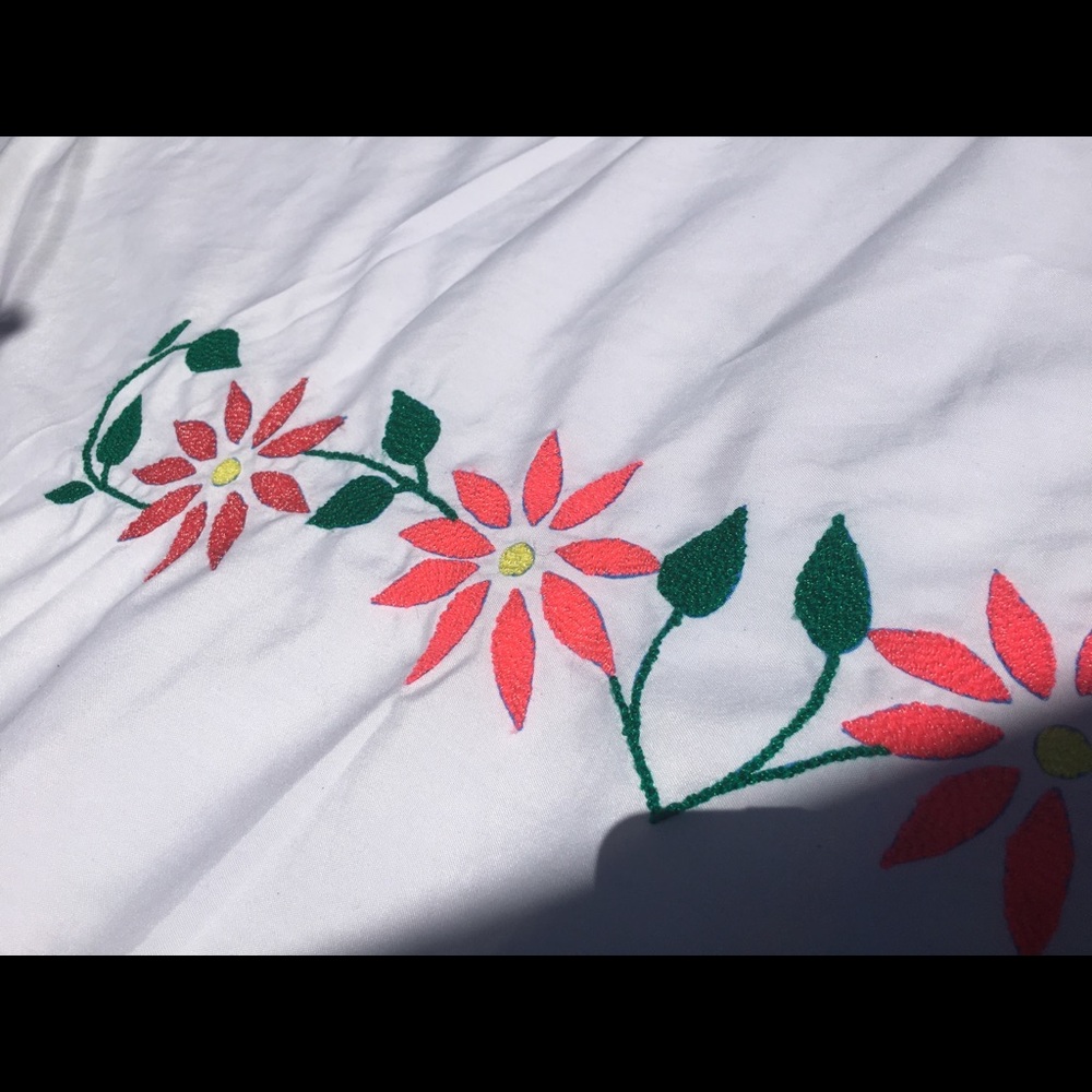 100% Handmade Table Cloth - Picture 4 of 6
